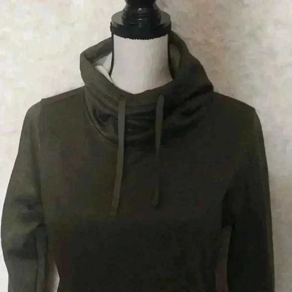 The North Face Green Long Sleeve Hoodie - Picture 3 of 8